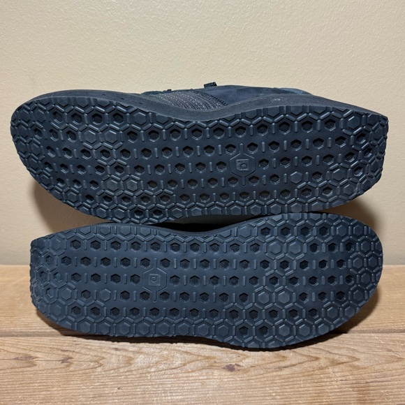 Deckers X Lab Unisex Black Suede Low Wedge Sneakers Comfort Sport Shoes size 10 - Picture 7 of 12